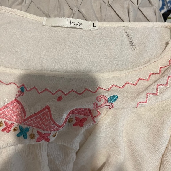 Pastel Embroidery butterfly sleeve top - Picture 3 of 3